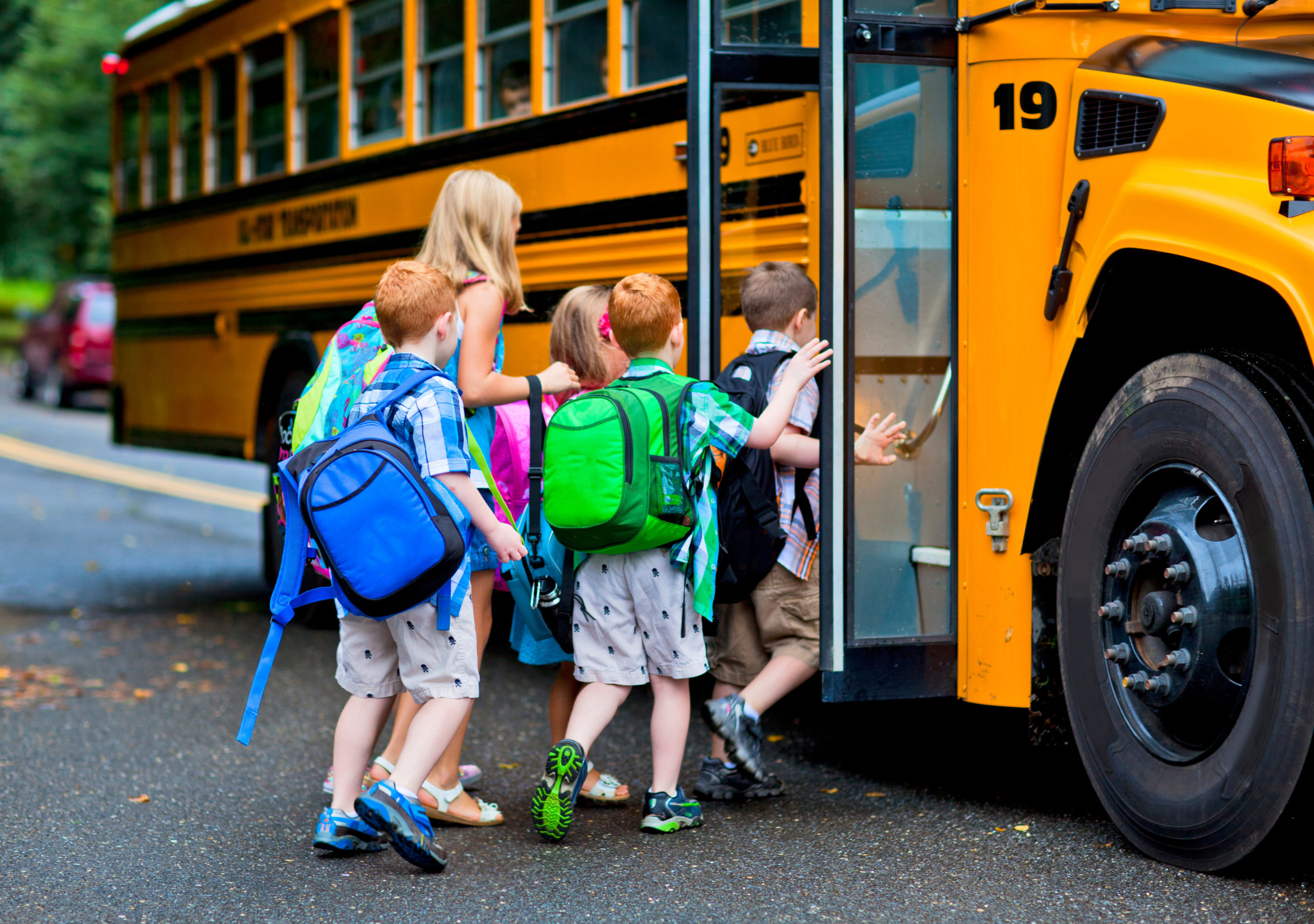 Si un accidente de autobús escolar fue culpa del conductor del autobús, la compañía de autobuses, el distrito escolar, o alguien más, pueden ser encontrados responsables de las lesiones y el trauma que su hijo experimentó.