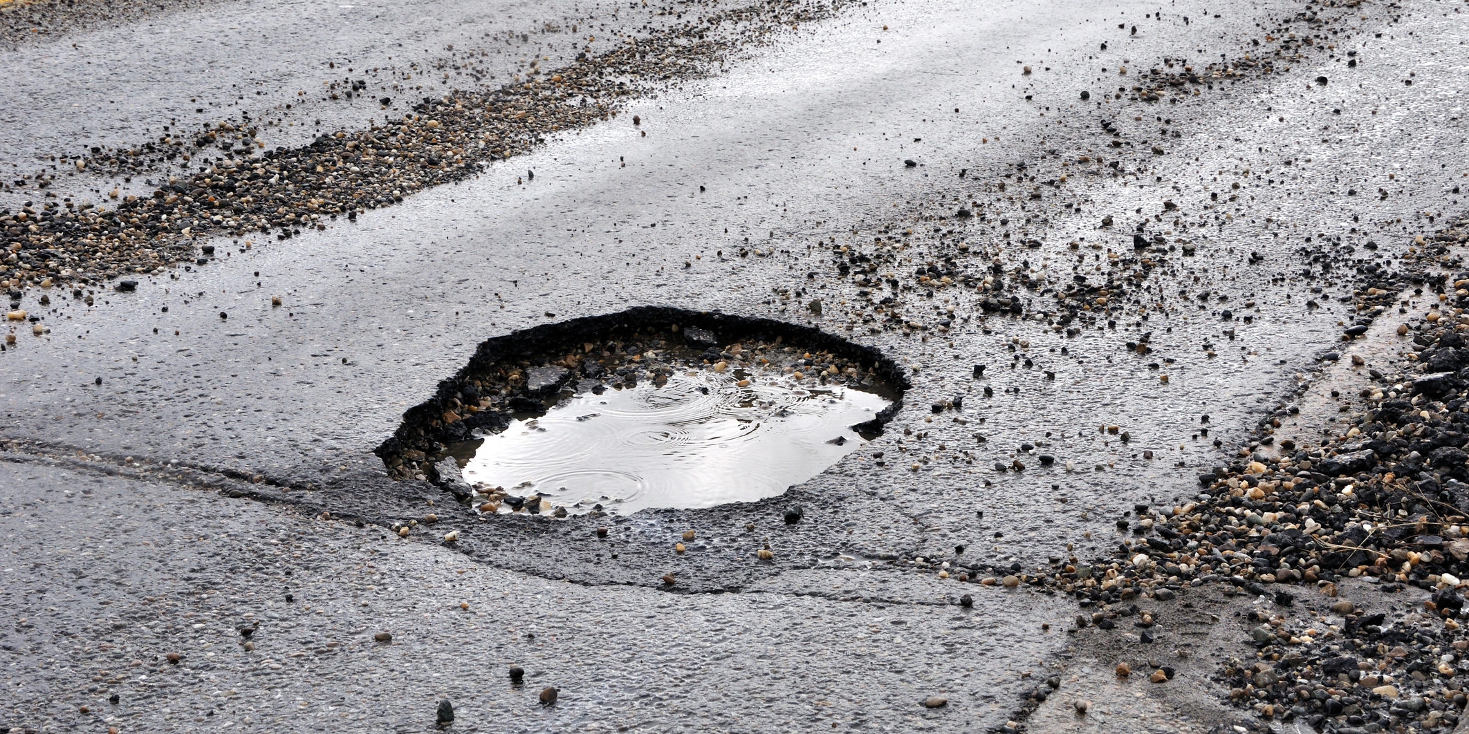 South Carolina Los baches causan accidentes con lesiones | ¿Quién es responsable de la reparación de baches en la carretera en Charleston?